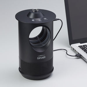 アウトドアでも使えるバッテリー充電式のポータブル蚊取捕虫器 AIC-30B