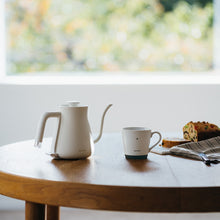 画像をギャラリービューアに読み込む, 小さくて美しい電気ケトル BALMUDA The Pot