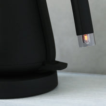 画像をギャラリービューアに読み込む, 小さくて美しい電気ケトル BALMUDA The Pot