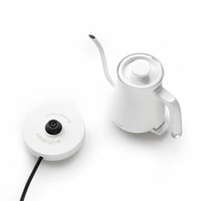 画像をギャラリービューアに読み込む, 小さくて美しい電気ケトル BALMUDA The Pot