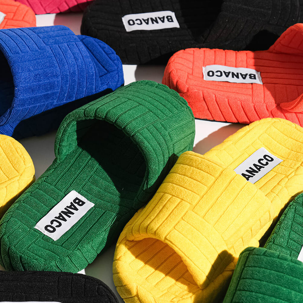やわらかいテリー素材でふんわりした快適な履き心地のスリッパ BANACO VIVID TERRY ROOM SLIPPER