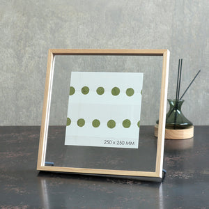 余白が写真を引き立たせる 正方形のフレーム CAN-03