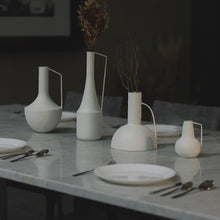 画像をギャラリービューアに読み込む, 描く前のカンバスから生まれた白美の陰影 Carlstein(カールステイン)