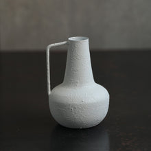 画像をギャラリービューアに読み込む, 描く前のカンバスから生まれた白美の陰影 Carlstein(カールステイン)