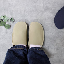 画像をギャラリービューアに読み込む, 幅広いファッションや空間にマッチするデザインの携帯スリッパ COTKA(コトカ)