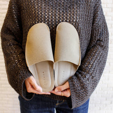 画像をギャラリービューアに読み込む, 幅広いファッションや空間にマッチするデザインの携帯スリッパ COTKA(コトカ)