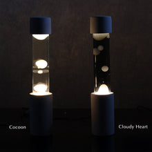 画像をギャラリービューアに読み込む, 点灯すると呼吸をするように流動的に形を変えながらコンクリートの筒を行き来する Dripping Lamp(ドリッピングランプ)