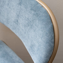 画像をギャラリービューアに読み込む, オフィスワークやテレワークなど、様々なシーンで活躍する フォールディングチェア