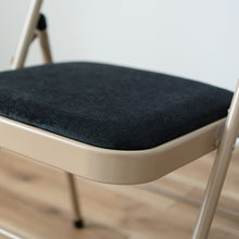 画像をギャラリービューアに読み込む, オフィスワークやテレワークなど、様々なシーンで活躍する フォールディングチェア