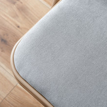 画像をギャラリービューアに読み込む, オフィスワークやテレワークなど、様々なシーンで活躍する フォールディングチェア