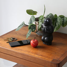 画像をギャラリービューアに読み込む, 絶妙な表情かわいいゴリラの貯金箱 Gorilla Bank(ゴリラバンク)