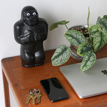 画像をギャラリービューアに読み込む, 絶妙な表情かわいいゴリラの貯金箱 Gorilla Bank(ゴリラバンク)