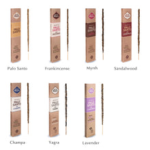 画像をギャラリービューアに読み込む, パイン材に香り豊かで神聖なパロサントチップをふんだんにまぶした、自然の恵みを詰め込んだお香 INCENSE PALO SANTO 8本入り /Sagrada Madre(サグラダマドレ)