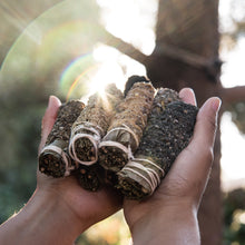 画像をギャラリービューアに読み込む, 乾燥させたセージなどを束にして燃やした煙で浄化するスマッジング INCENSE SMALL SMUGDE BOX x5 /Sagrada Madre(サグラダマドレ)