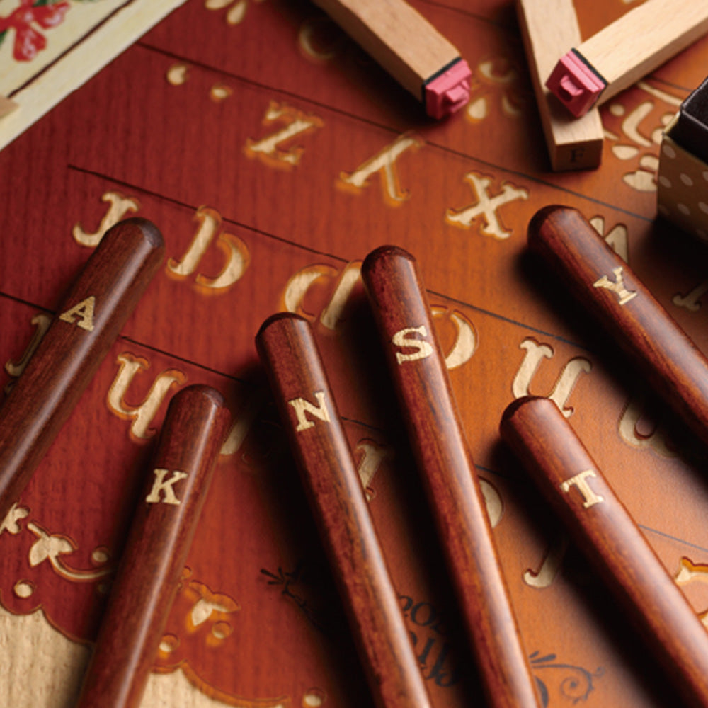 アルファベットが埋め込まれた イニシャル箸 – MAG. online shop