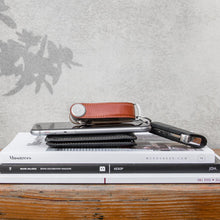 画像をギャラリービューアに読み込む, 使うほどに美しさを楽しめる牛革のキーケース Key Organiser Leather(キーオーガナイザー レザー)