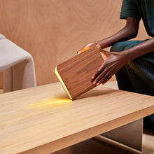 画像をギャラリービューアに読み込む, 本を開くと幻想的な温かみのある光が広がるライト Lumio Lito(リト)