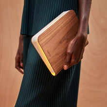 画像をギャラリービューアに読み込む, 本を開くと幻想的な温かみのある光が広がるライト Lumio Lito(リト)