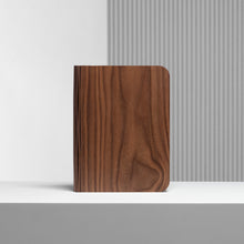 画像をギャラリービューアに読み込む, 本を開くと幻想的な温かみのある光が広がるライト Lumio Lito(リト)