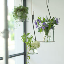 画像をギャラリービューアに読み込む, フラワーベースなどをのせてディスプレイを楽しむ PLOP HANGING PLATE(プロップ ハンギングプレート)