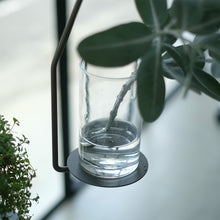 画像をギャラリービューアに読み込む, フラワーベースなどをのせてディスプレイを楽しむ PLOP HANGING PLATE(プロップ ハンギングプレート)