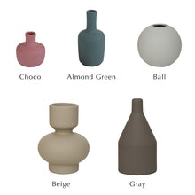 画像をギャラリービューアに読み込む, 花が感じる 陶器の優しさと 美しさ。ラバー塗装された一輪挿し Selene(セリーン)