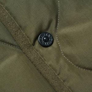 カットソーやタートルネックとの相性が抜群 TAION ミリタリー クルーネックボタン ダウンベスト (TAION-004B2ML-1)