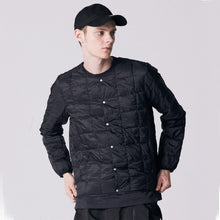 画像をギャラリービューアに読み込む, 軽くて暖かく着回しやすいシンプルなデザイン TAION ベーシック クルーネックボタン インナーダウンジャケット(TAION-104)