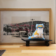 画像をギャラリービューアに読み込む, 日々を楽しんでいるペット達をテーマにしたクッション The Enjoy C&D Club Cushion(エンジョイ C&D クラブ クッション)