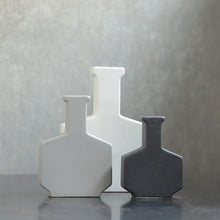 画像をギャラリービューアに読み込む, 壁面に飾れる花瓶 Travis(トラビス)