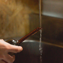 画像をギャラリービューアに読み込む, 水やり後、土の水分が不足したら自動的に水が排出される TWO TONE WATER DISPENSER(ツートーン ウォーター ディスペンサー)