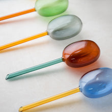 画像をギャラリービューアに読み込む, 水やり後、土の水分が不足したら自動的に水が排出される TWO TONE WATER DISPENSER(ツートーン ウォーター ディスペンサー)