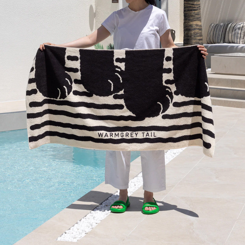 耐久性に優れ毛羽立ちも少ない WARMGREY TAIL の BIG TOWEL(ビッグタオル)