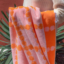 画像をギャラリービューアに読み込む, 耐久性に優れ毛羽立ちも少ない WARMGREY TAIL の BIG TOWEL(ビッグタオル)