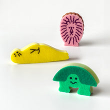 画像をギャラリービューアに読み込む, イラストがプリントされたスポンジ WARMGREY TAIL の DISH SPONGE(ディッシュ スポンジ)