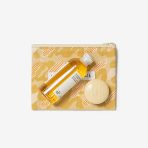 フラットな形状で使えば使うほど馴染むリネン素材のポーチ WARMGREY TAIL の FLAT POUCH