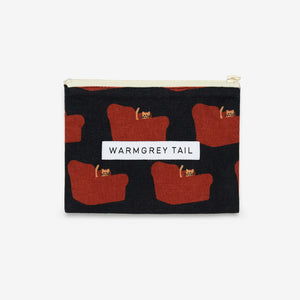 フラットな形状で使えば使うほど馴染むリネン素材のポーチ WARMGREY TAIL の FLAT POUCH