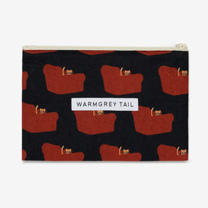 フラットな形状で使えば使うほど馴染むリネン素材のポーチ WARMGREY TAIL の FLAT POUCH