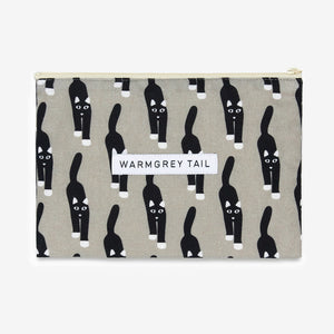 フラットな形状で使えば使うほど馴染むリネン素材のポーチ WARMGREY TAIL の FLAT POUCH