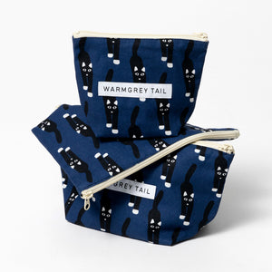 物をたっぷり収納できるポーチ WARMGREY TAIL の STANDING POUCH