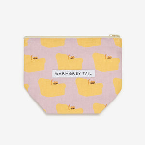 物をたっぷり収納できるポーチ WARMGREY TAIL の STANDING POUCH
