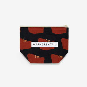 物をたっぷり収納できるポーチ WARMGREY TAIL の STANDING POUCH