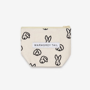 物をたっぷり収納できるポーチ WARMGREY TAIL の STANDING POUCH