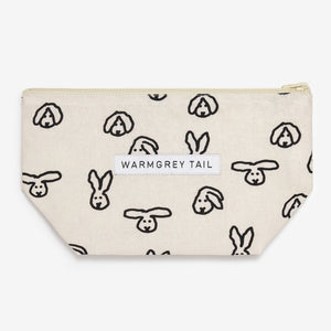 物をたっぷり収納できるポーチ WARMGREY TAIL の STANDING POUCH