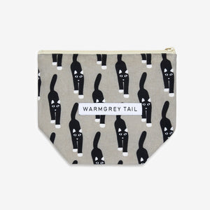物をたっぷり収納できるポーチ WARMGREY TAIL の STANDING POUCH
