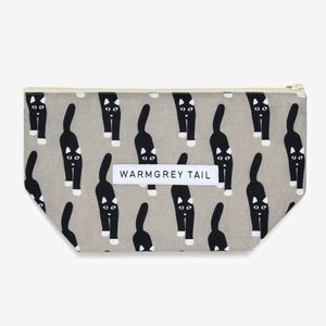 物をたっぷり収納できるポーチ WARMGREY TAIL の STANDING POUCH