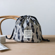 画像をギャラリービューアに読み込む, たっぷり収納 簡単に開け閉めできるポーチ WARMGREY TAIL の STRING POUCH