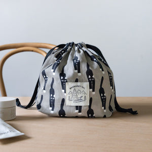 たっぷり収納 簡単に開け閉めできるポーチ WARMGREY TAIL の STRING POUCH