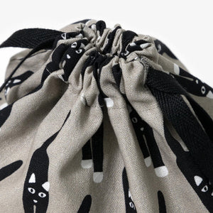 たっぷり収納 簡単に開け閉めできるポーチ WARMGREY TAIL の STRING POUCH