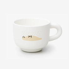 画像をギャラリービューアに読み込む, イラストと相性が良いフォルムのマグカップ WARMGREY TAIL の TUBE MILK CUP(チューブ ミルクカップ)